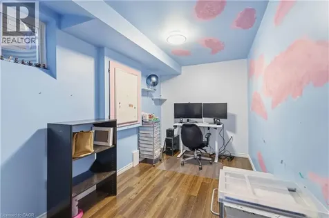 212 Chartwell Circle Hamilton ON L9A 0B6