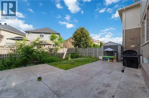 212 Chartwell Circle Hamilton ON L9A 0B6