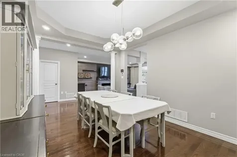 212 Chartwell Circle Hamilton ON L9A 0B6
