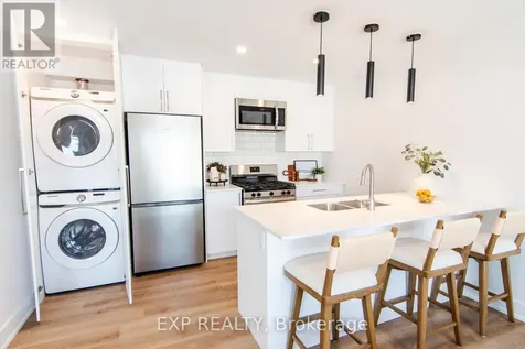 142 Young Street Ottawa ON K1Y 3P9