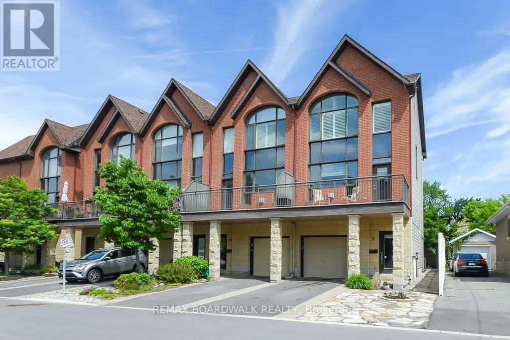 51 Drouin Avenue Ottawa ON K1K 2A6