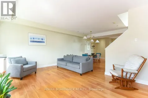 51 Drouin Avenue Ottawa ON K1K 2A6