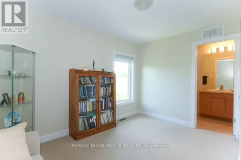 51 Drouin Avenue Ottawa ON K1K 2A6