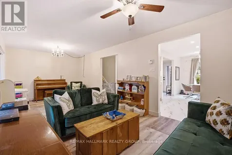 67 Grady Crescent Ottawa ON K2H 5S2