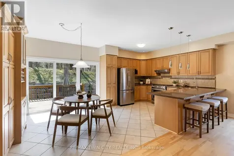 227 Chestnut Hill Crescent Kitchener ON N2P 2X3