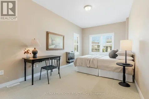 227 Chestnut Hill Crescent Kitchener ON N2P 2X3