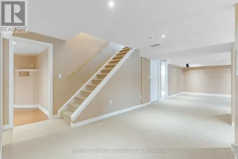 227 Chestnut Hill Crescent Kitchener ON N2P 2X3