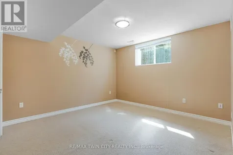 227 Chestnut Hill Crescent Kitchener ON N2P 2X3