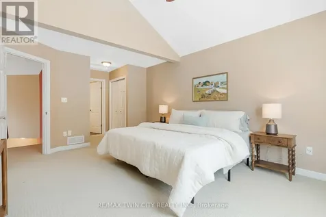 227 Chestnut Hill Crescent Kitchener ON N2P 2X3