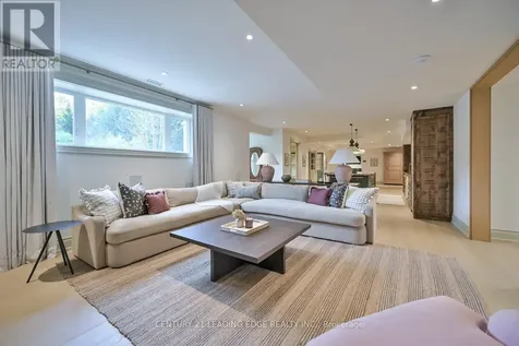 43 Newton Reed Crescent Uxbridge ON L9P 0R3
