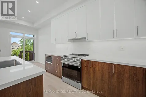 132 Elyse Court Aurora ON L4G 2C9