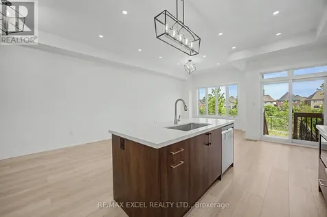 132 Elyse Court Aurora ON L4G 2C9