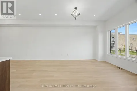 132 Elyse Court Aurora ON L4G 2C9