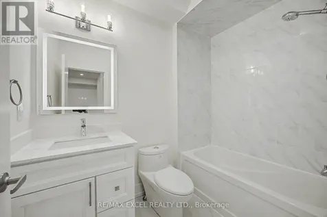 132 Elyse Court Aurora ON L4G 2C9