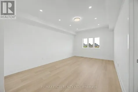 132 Elyse Court Aurora ON L4G 2C9