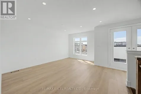 132 Elyse Court Aurora ON L4G 2C9