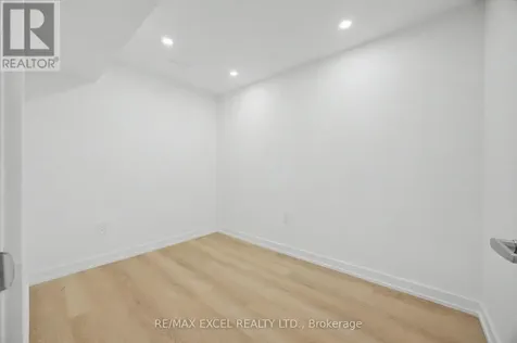 132 Elyse Court Aurora ON L4G 2C9