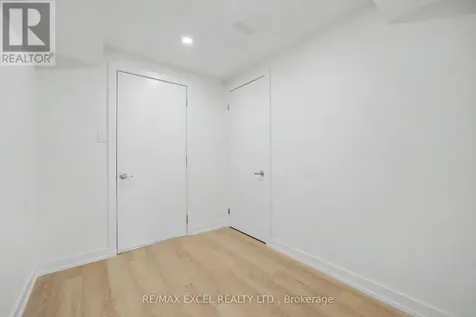 132 Elyse Court Aurora ON L4G 2C9