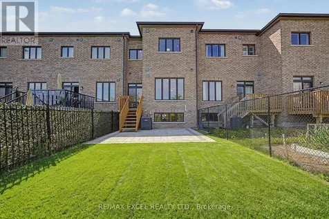 132 Elyse Court Aurora ON L4G 2C9