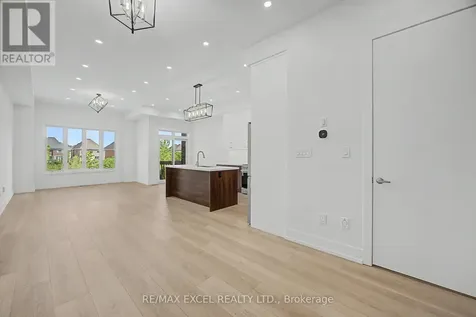 132 Elyse Court Aurora ON L4G 2C9
