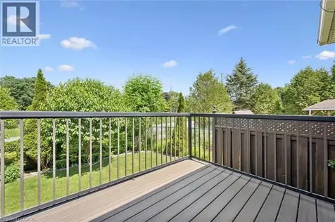 658 Ellesmere Court Waterloo ON N2V 2H4
