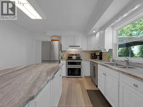 1517 Redwood Road Kingsville ON N9Y 2V4