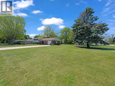 1517 Redwood Road Kingsville ON N9Y 2V4