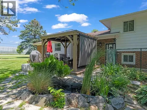 1517 Redwood Road Kingsville ON N9Y 2V4