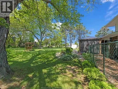 1517 Redwood Road Kingsville ON N9Y 2V4