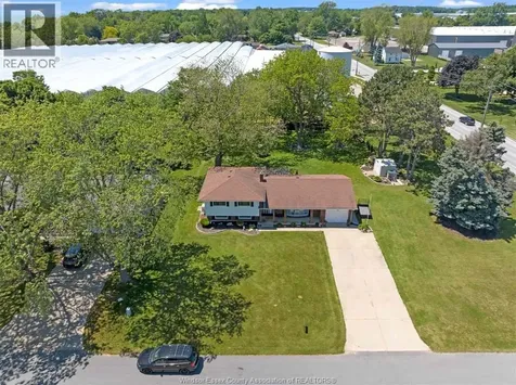 1517 Redwood Road Kingsville ON N9Y 2V4