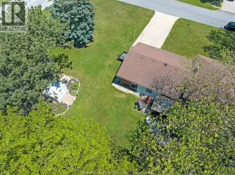 1517 Redwood Road Kingsville ON N9Y 2V4