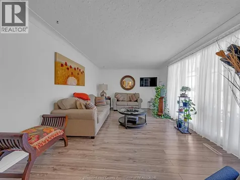 1517 Redwood Road Kingsville ON N9Y 2V4