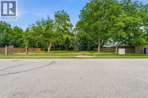 V/l Conservation Boulevard Kingsville ON N9Y 3Z1