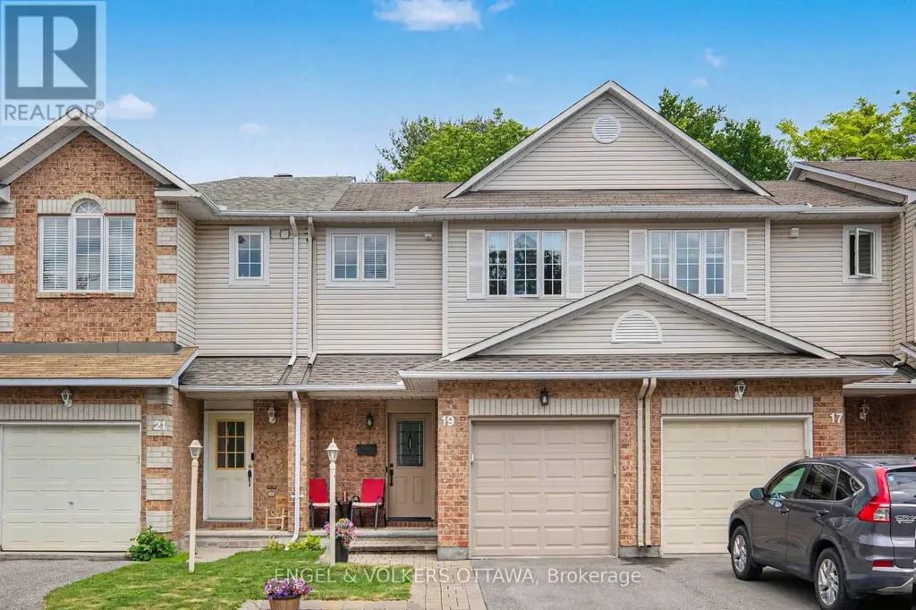 19 Riverbank Court Ottawa ON K2S 1V7