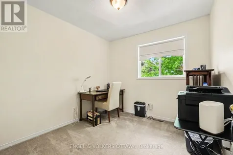 19 Riverbank Court Ottawa ON K2S 1V7
