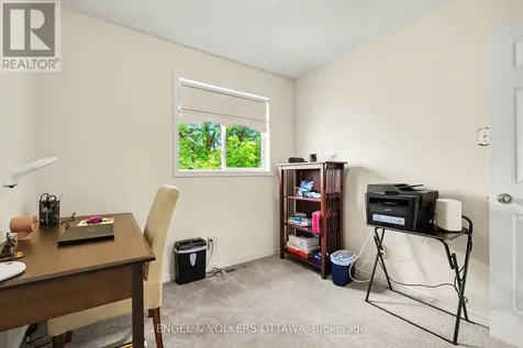 19 Riverbank Court Ottawa ON K2S 1V7
