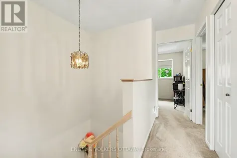 19 Riverbank Court Ottawa ON K2S 1V7