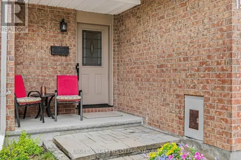 19 Riverbank Court Ottawa ON K2S 1V7
