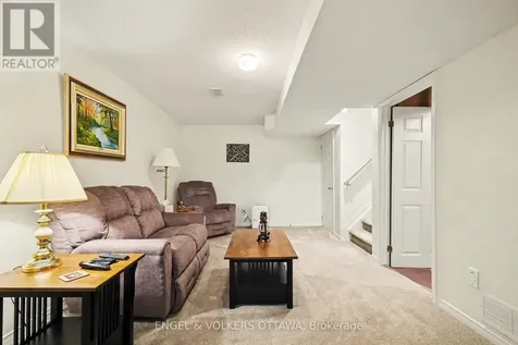 19 Riverbank Court Ottawa ON K2S 1V7