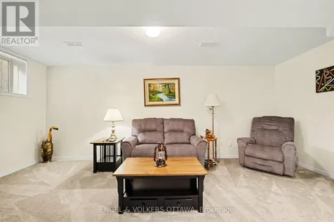 19 Riverbank Court Ottawa ON K2S 1V7