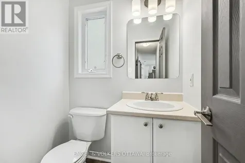 11 Glenrose Court Ottawa ON K2J 4T4