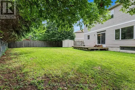 11 Glenrose Court Ottawa ON K2J 4T4
