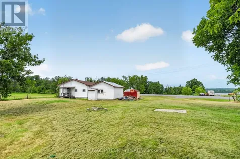 3156 Old Highway 17 Road Clarence-rockland ON K4K 1W3