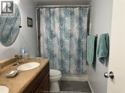 3093 Meadowbrook Lane Windsor ON N8T 3C5