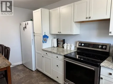 3093 Meadowbrook Lane Windsor ON N8T 3C5