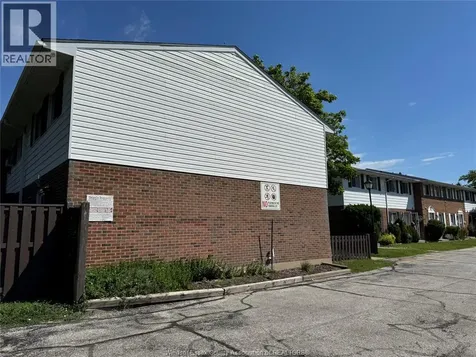 3093 Meadowbrook Lane Windsor ON N8T 3C5