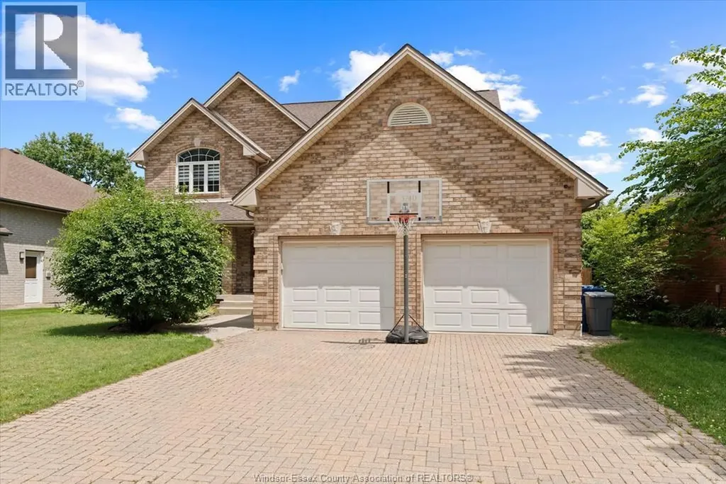 5740 Wayne Street Lasalle ON N9H 2M5