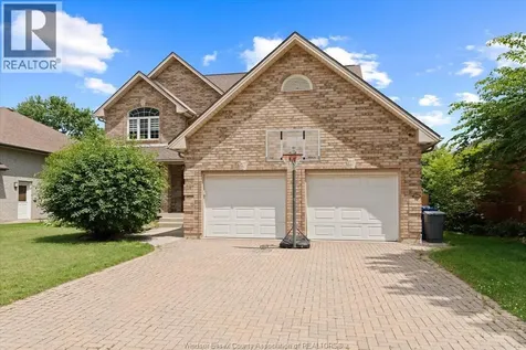 5740 Wayne Street Lasalle ON N9H 2M5