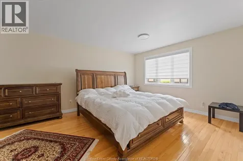 5740 Wayne Street Lasalle ON N9H 2M5