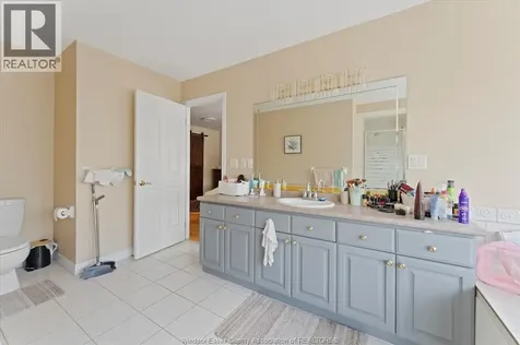 5740 Wayne Street Lasalle ON N9H 2M5